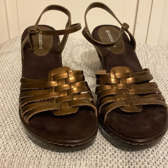Naturalizer Bronze Wedge Strap Shoe Size 8.5 Narrow - Picture 1 of 8